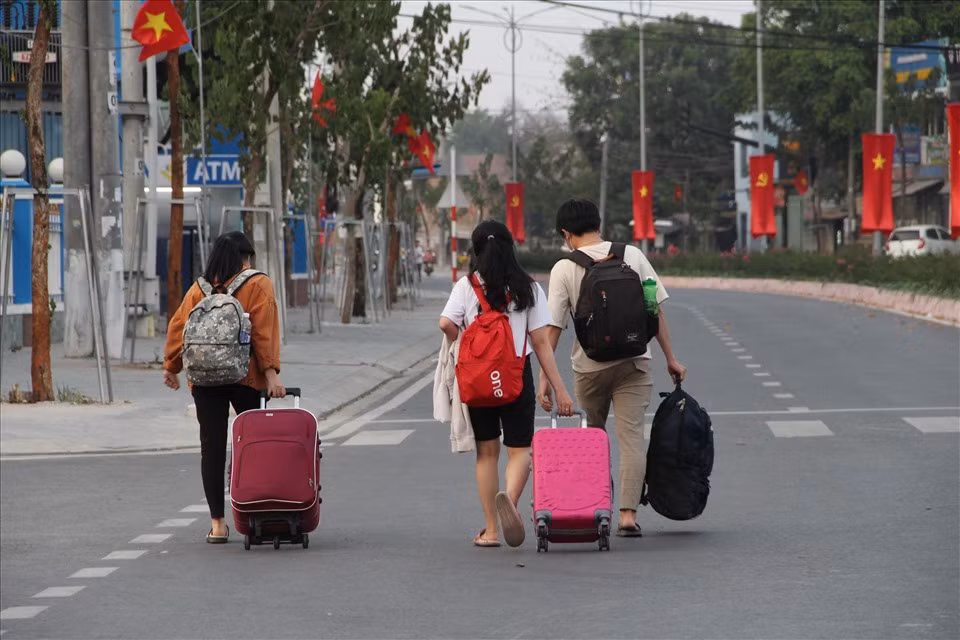 Hàng trăm sinh viên trường ĐH Thủ Dầu Một phải đi cách ly ảnh 1