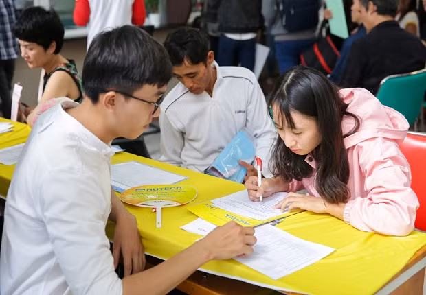 Phạt tiền khi trường đại học tuyển vượt chỉ tiêu: Vẫn còn quá nhẹ! ảnh 1
