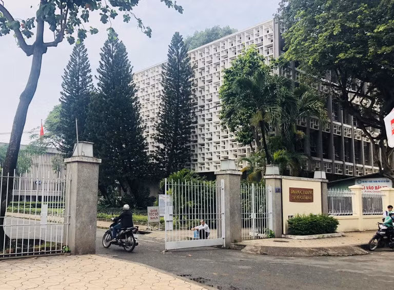 Phá sản kế hoạch di dời trường đại học ra ngoại thành ảnh 2