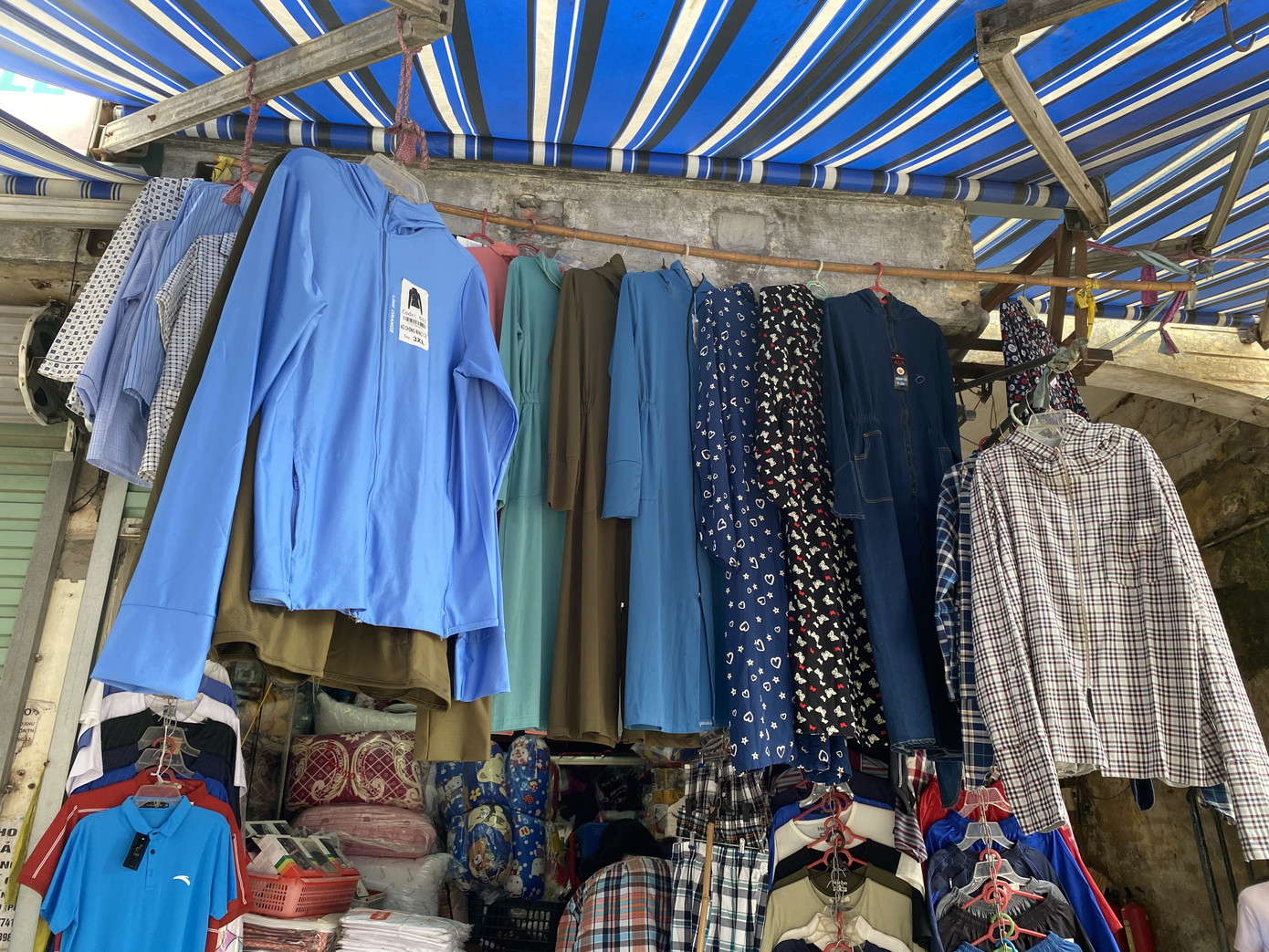 Áo chống nắng gắn điều hòa làm mát đắt hàng ngày nóng ảnh 1