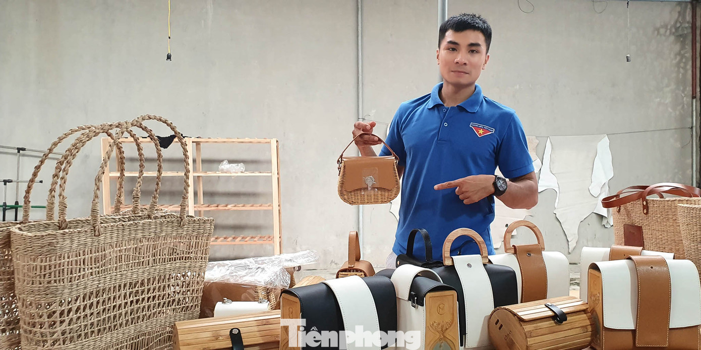 Thổi hồn quê vào túi xách truyền thống kết hợp chất da hiện đại ảnh 1