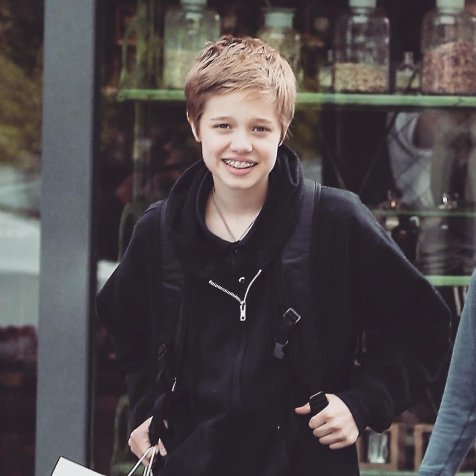 Vì sao con gái Anglelina Jolie được gọi là biểu tượng LGBT tuổi teen? ảnh 1