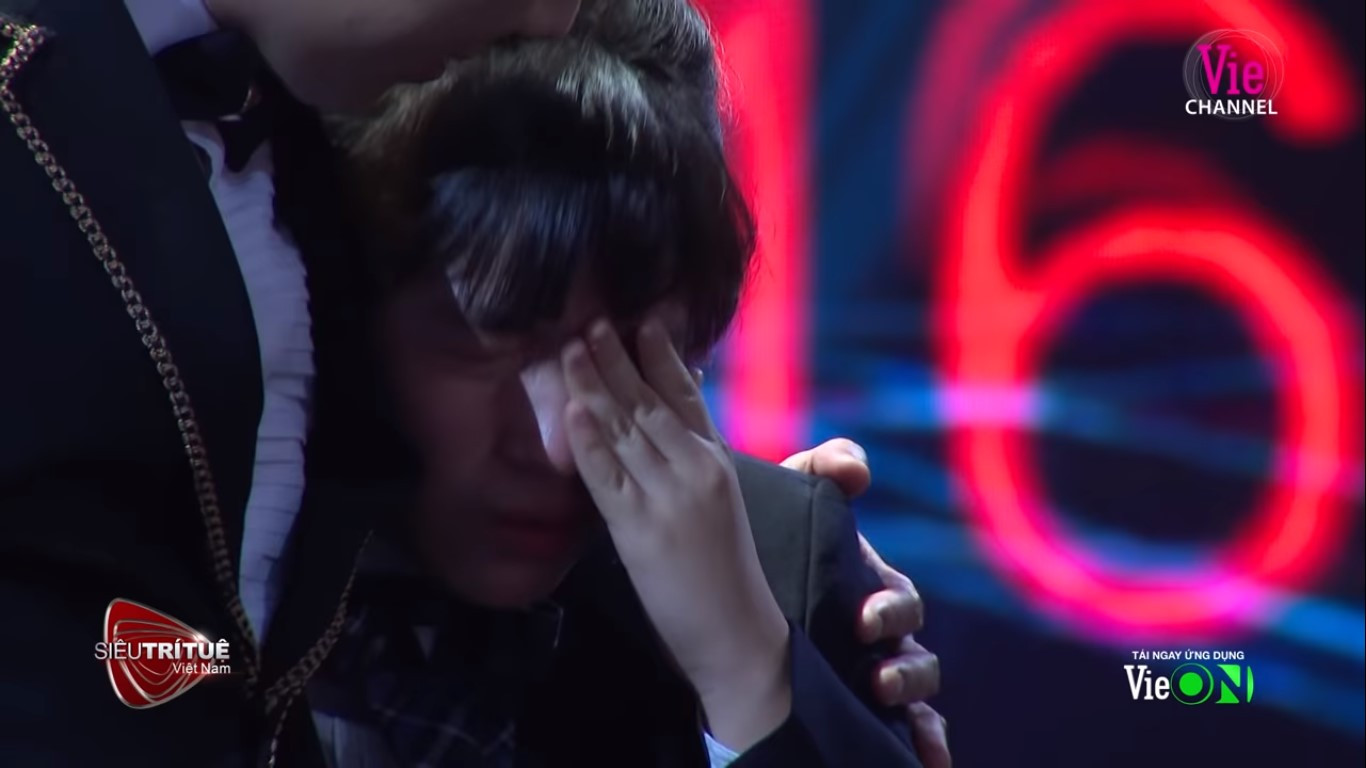 ‘Thần đồng tính nhẩm’ Nhật Bản khóc như mưa tại Siêu trí tuệ Việt Nam ảnh 3