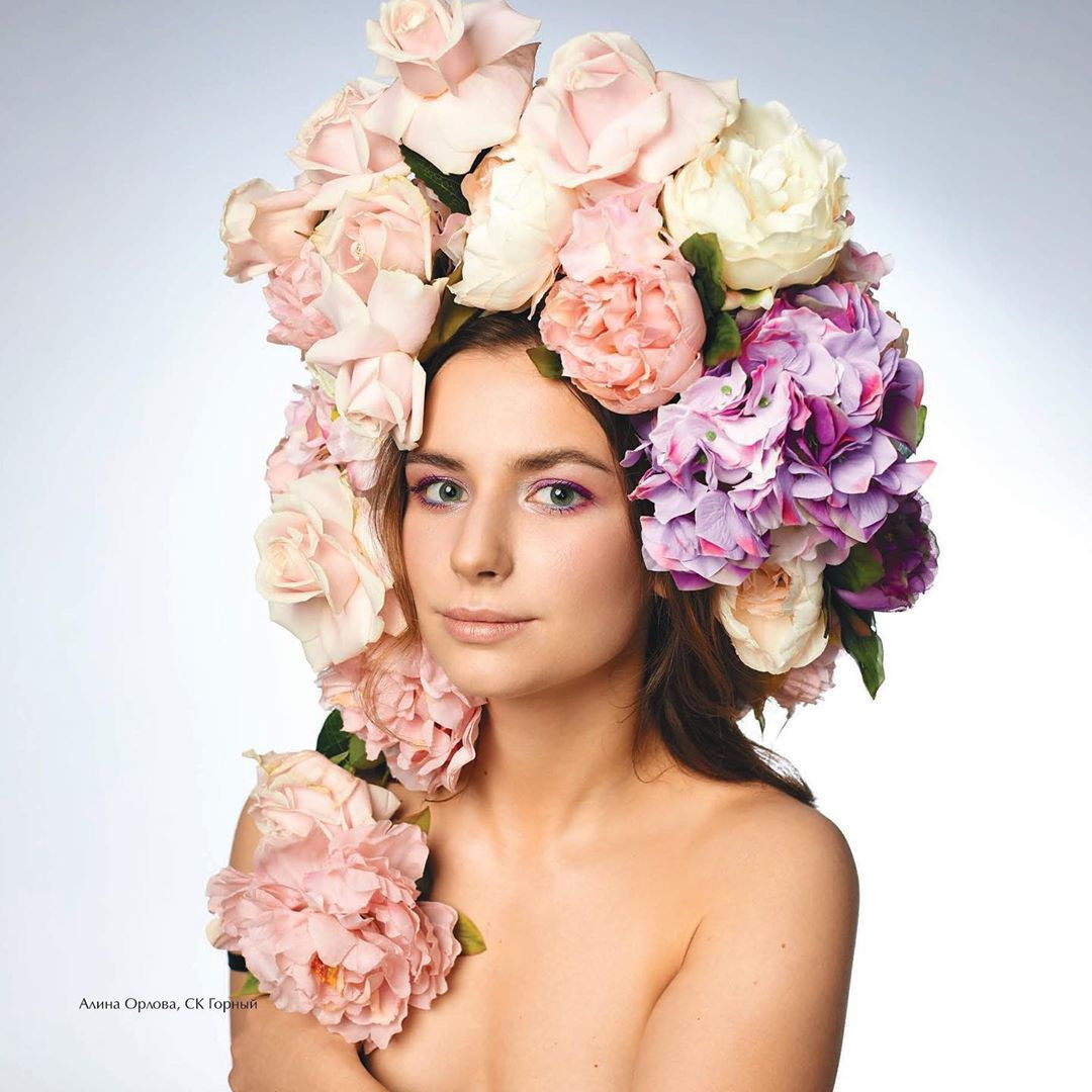 Loạt nữ vận động viên khúc côn cầu Nga ‘cởi đồ’ chụp ảnh lịch khỏa thân ảnh 9