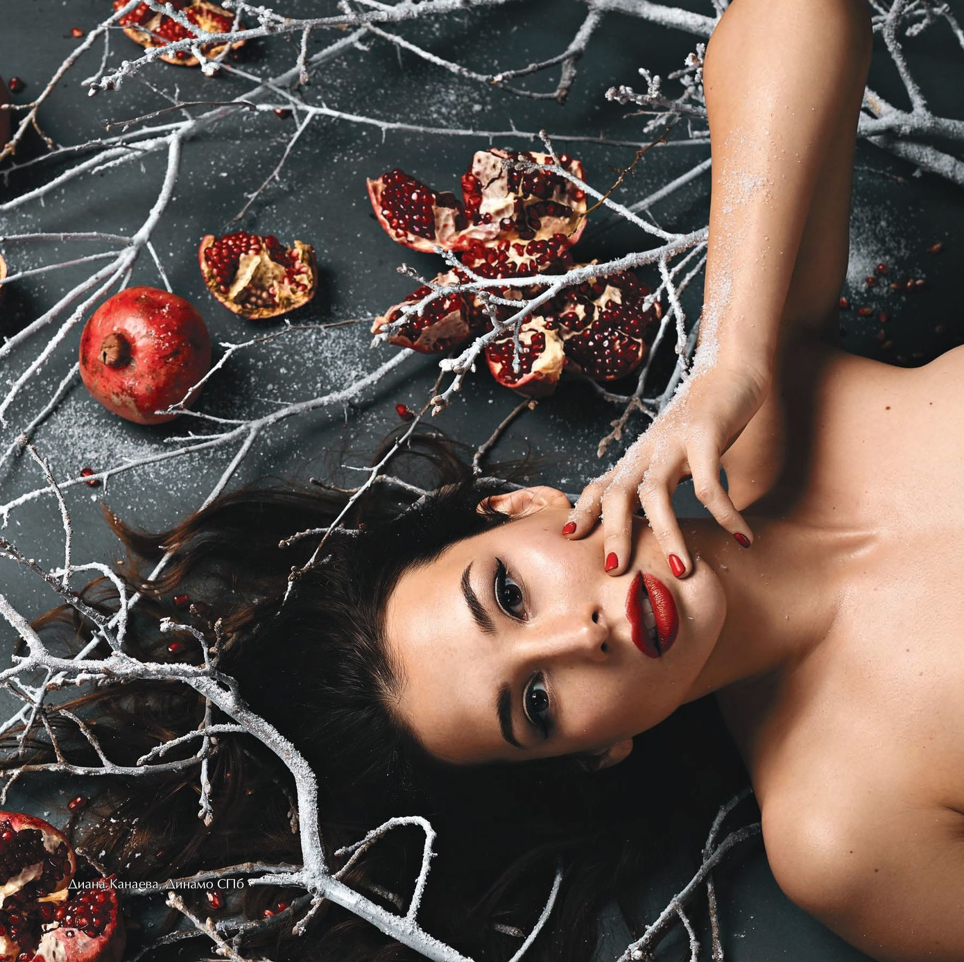 Loạt nữ vận động viên khúc côn cầu Nga ‘cởi đồ’ chụp ảnh lịch khỏa thân ảnh 11