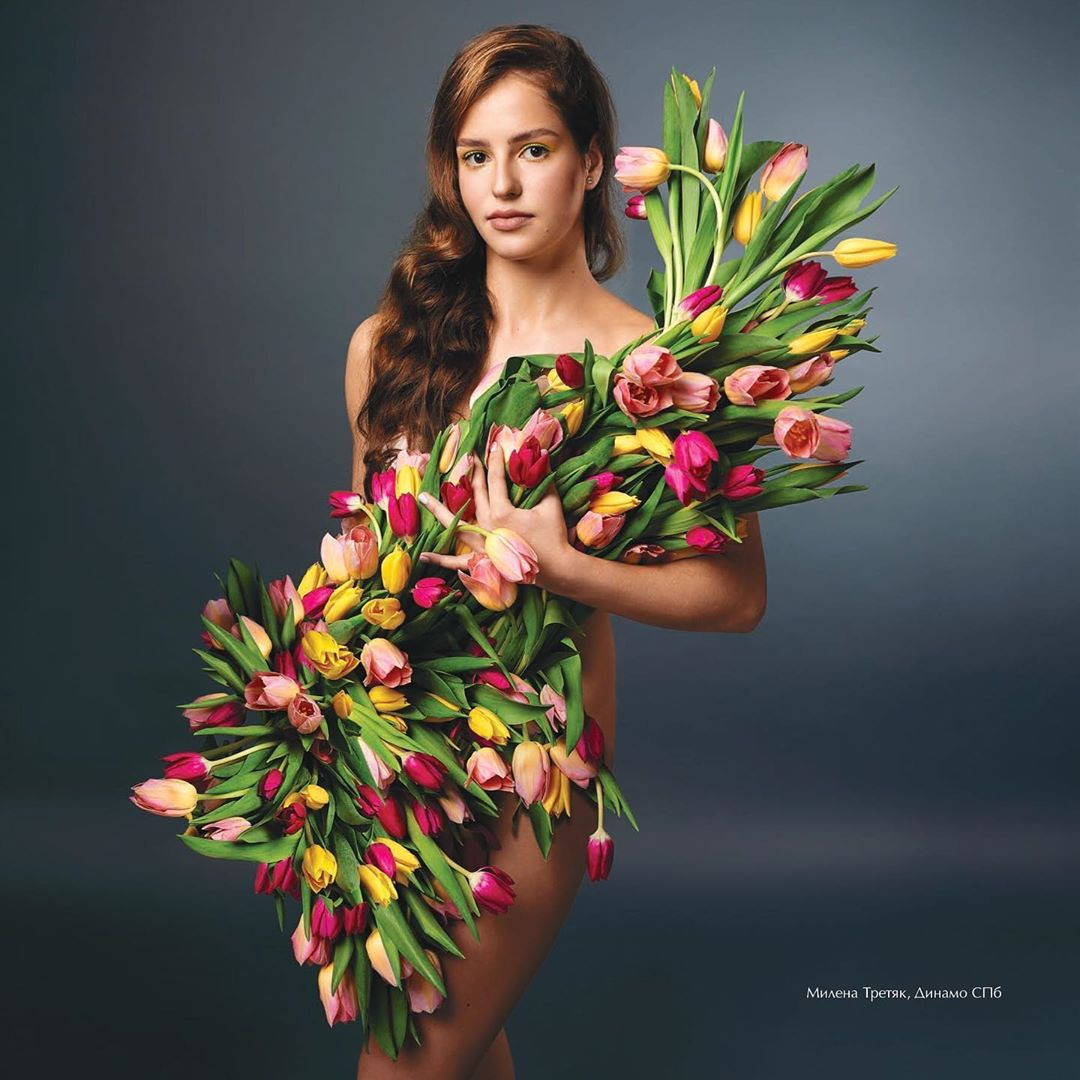 Loạt nữ vận động viên khúc côn cầu Nga ‘cởi đồ’ chụp ảnh lịch khỏa thân ảnh 6