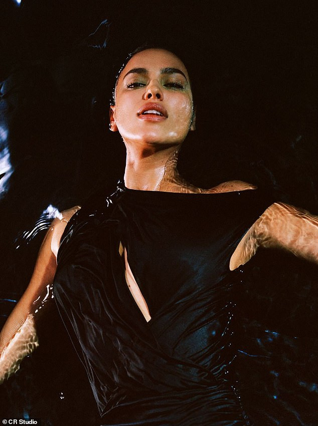 Irina Shayk, Cindy Crawford và loạt ‘chân dài’ sexy trong bộ lịch cung hoàng đạo ảnh 1