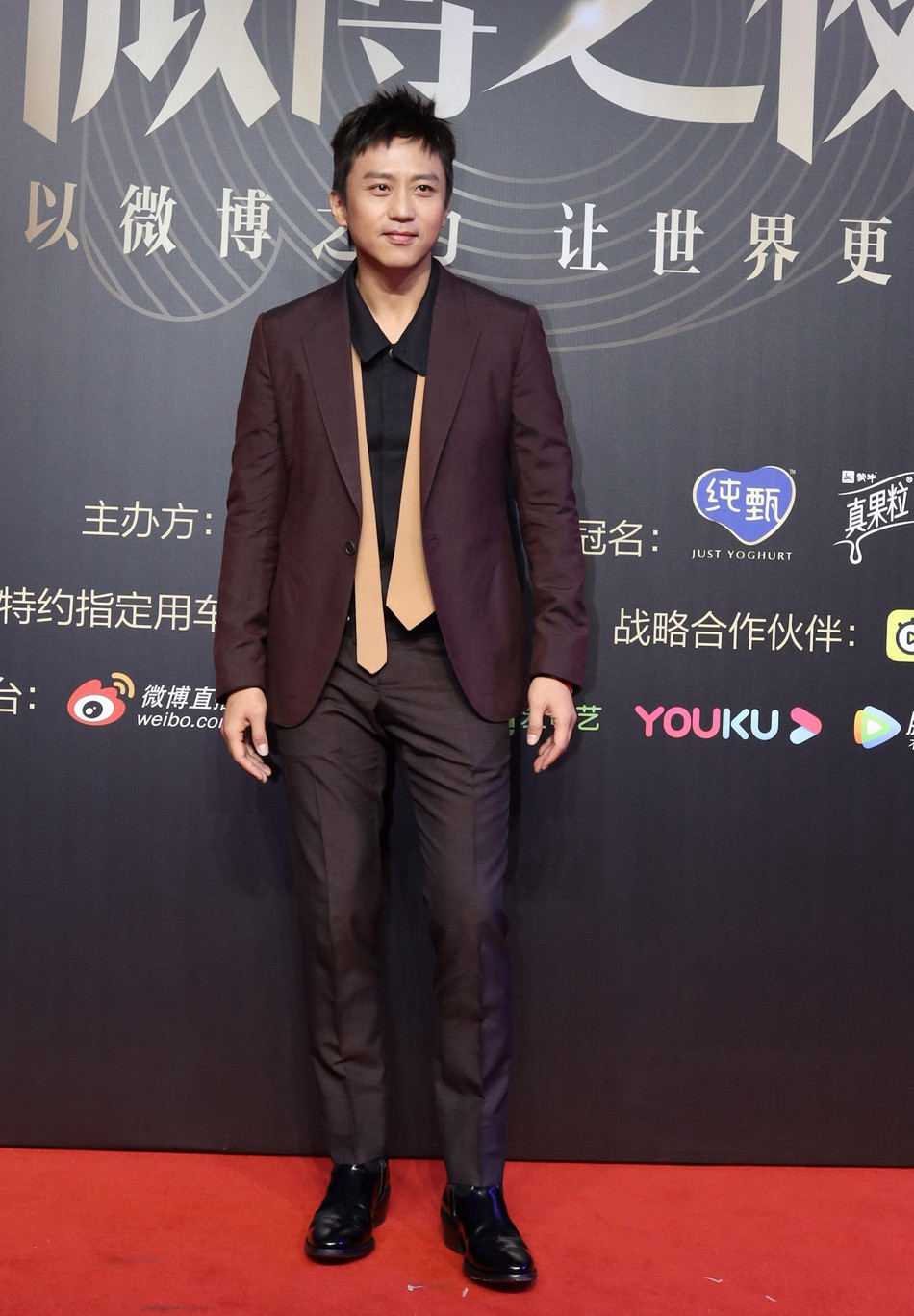 Địch Lệ Nhiệt Ba ‘kém sắc’ trước Angela Baby, Triệu Lệ Dĩnh và Trịnh Sảng ảnh 13