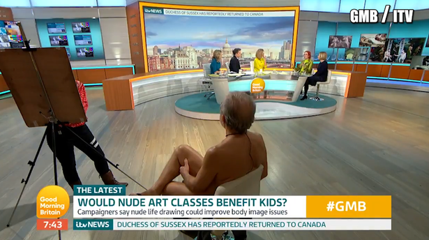 Kênh truyền hình Anh đưa người mẫu khỏa thân lên TV gây phẫn nộ ảnh 1