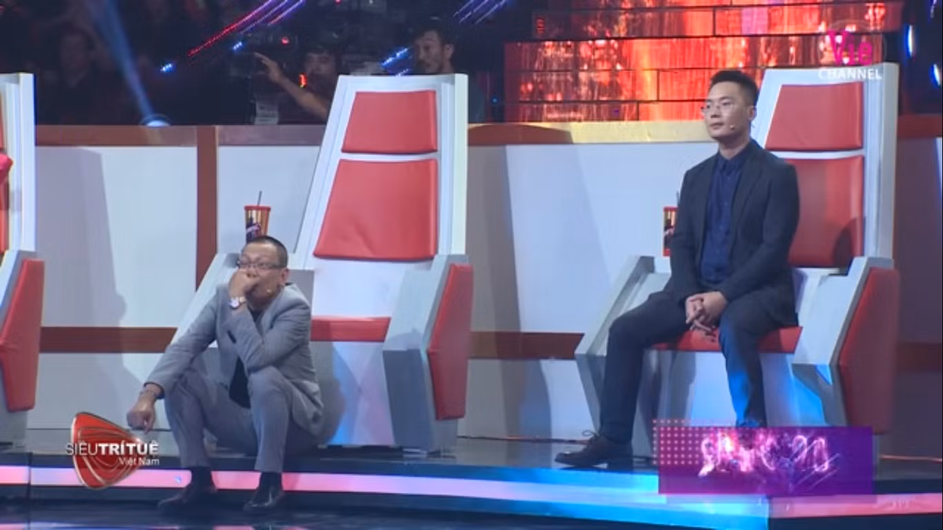 Lại Văn Sâm than ‘dại’, tuyên bố không làm giám khảo ‘Siêu trí tuệ Việt Nam’ nữa ảnh 3