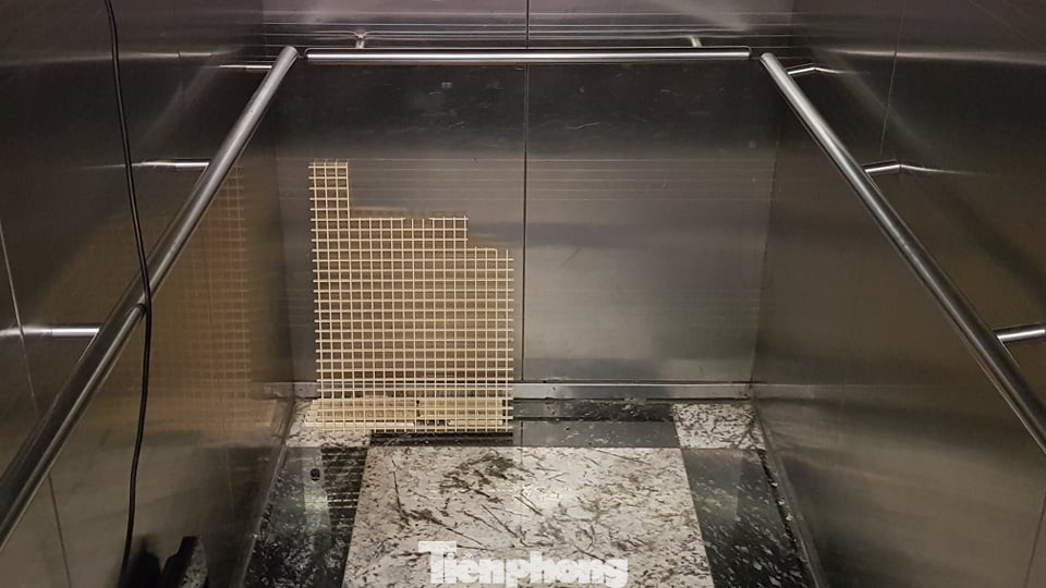 Hiện trường vụ rơi thang máy khiến nhiều người bị thương ở Hà Nội ảnh 12