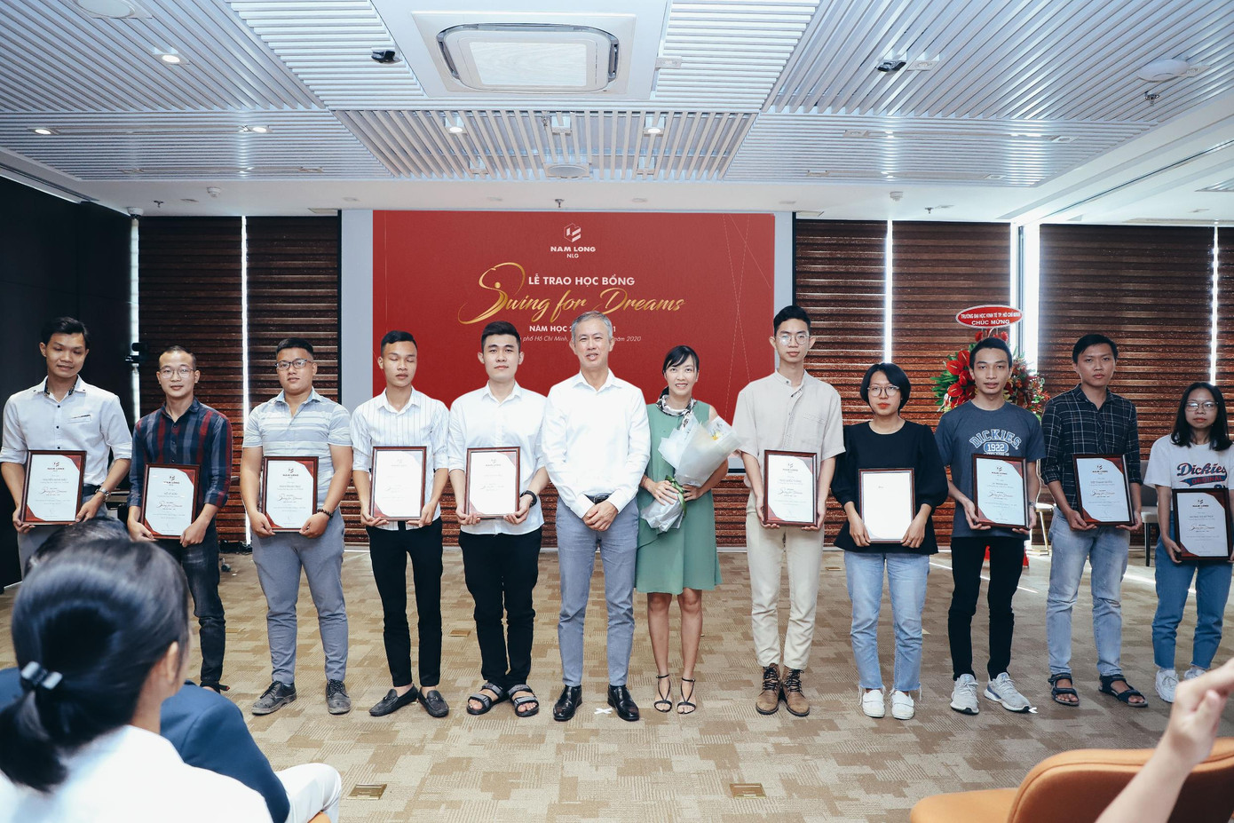 Tập đoàn Nam Long trao học bổng thường niên 'Swing For Dreams' 2020 ảnh 1