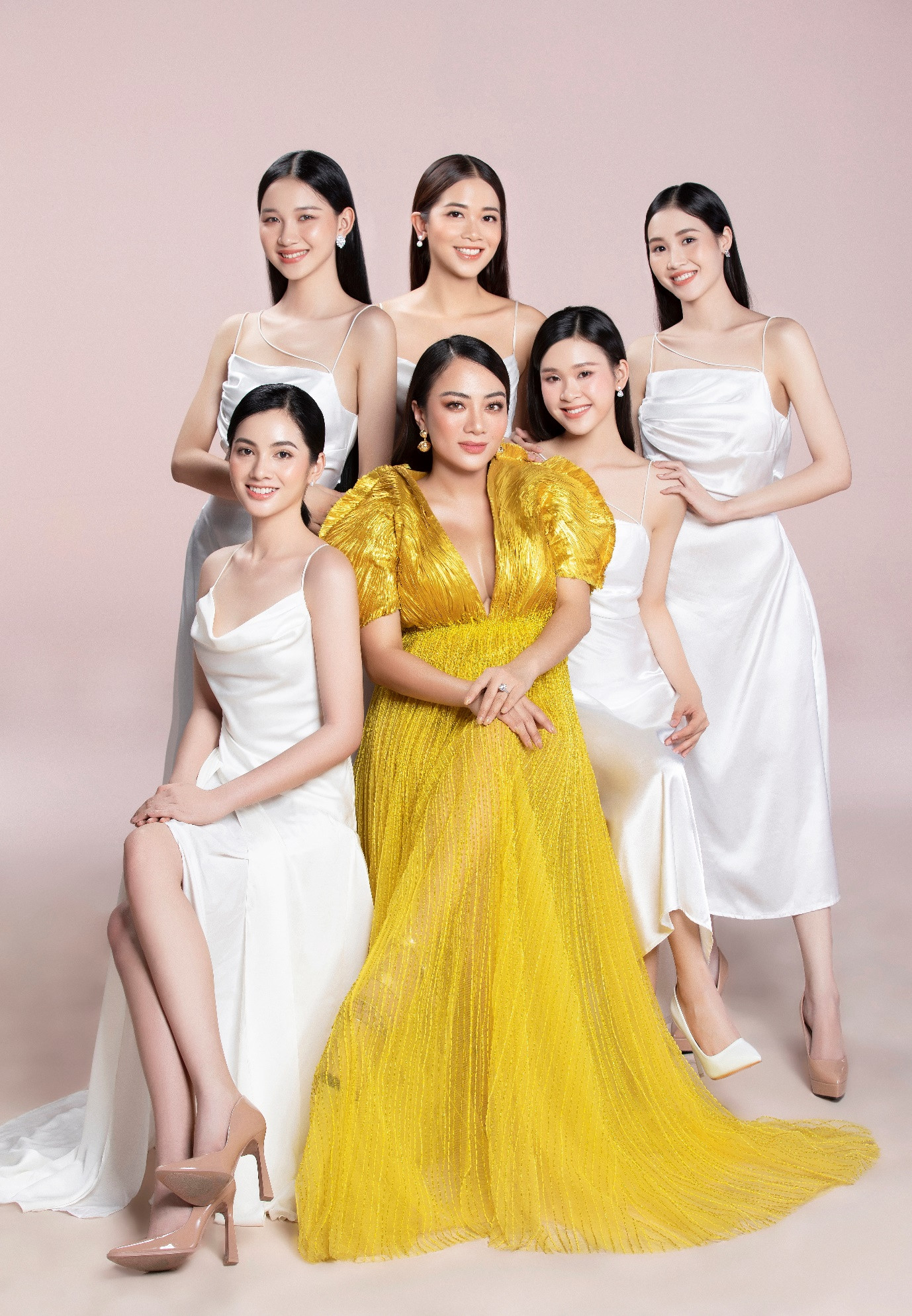 Chiêm ngưỡng bộ ảnh mãn nhãn của Top 35 Hoa hậu Việt Nam 2020 cùng mỹ phẩm KIS 22 ảnh 4