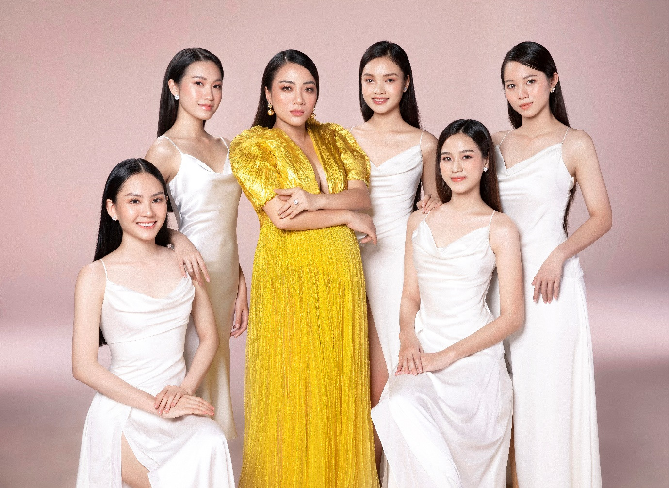 Chiêm ngưỡng bộ ảnh mãn nhãn của Top 35 Hoa hậu Việt Nam 2020 cùng mỹ phẩm KIS 22 ảnh 2