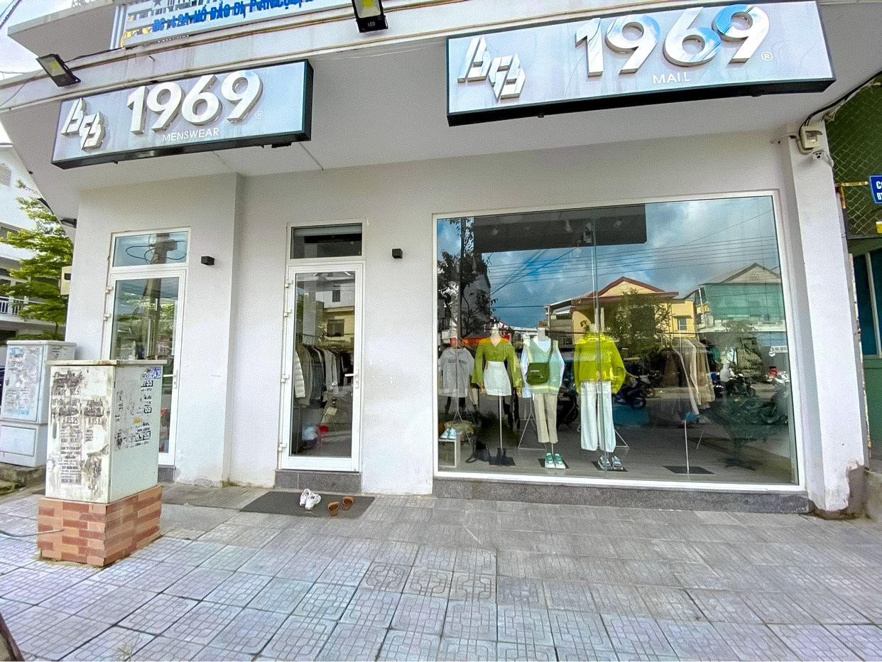 1969 Store Huế - Womenlook là một trong những shop thời trang cho giới trẻ nổi tiếng nhất ở Huế 1969 Store Huế - Womenlook: Địa điểm thời trang cực hút giới trẻ ảnh 6