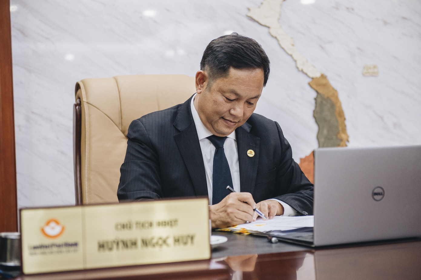 Chủ tịch LienVietPostBank: Chúng tôi đang có nhiều lợi thế trên cuộc đua số hoá ảnh 1