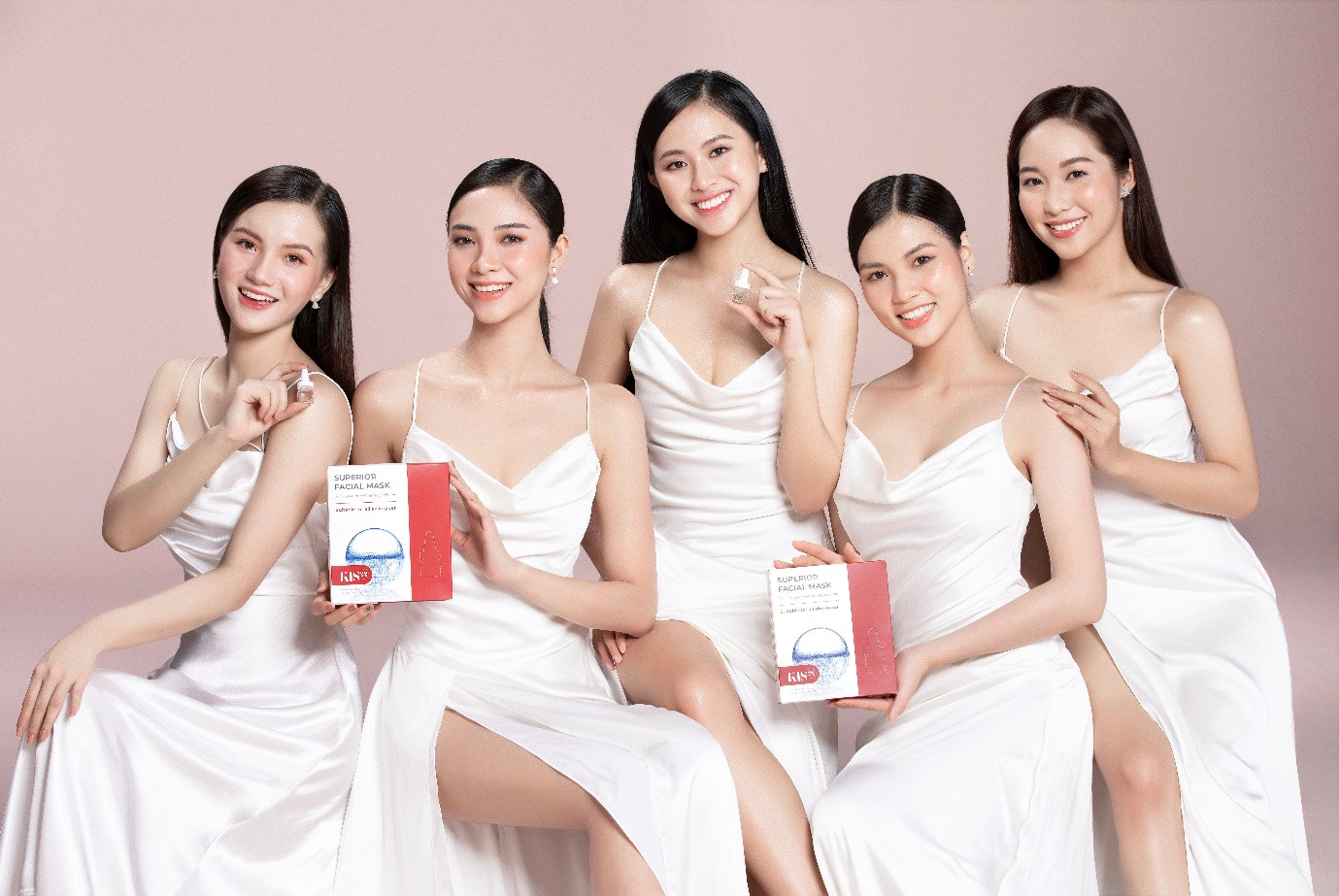 Chiêm ngưỡng bộ ảnh mãn nhãn của Top 35 Hoa hậu Việt Nam 2020 cùng mỹ phẩm KIS 22 ảnh 6