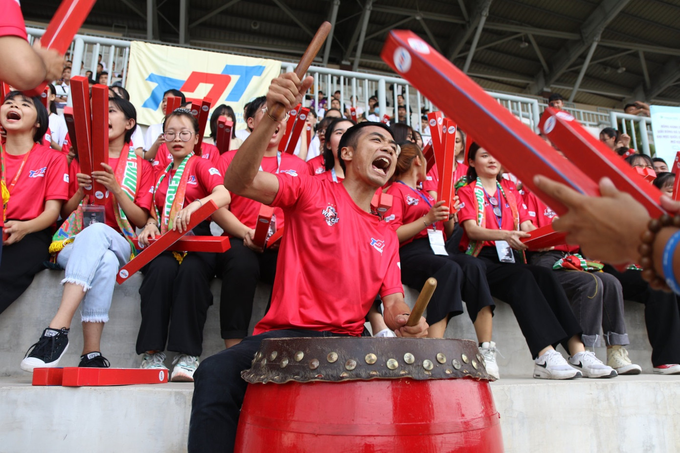 Sôi động những màn cổ vũ chỉ có tại giải bóng đá sinh viên SV-League 2020 ảnh 6