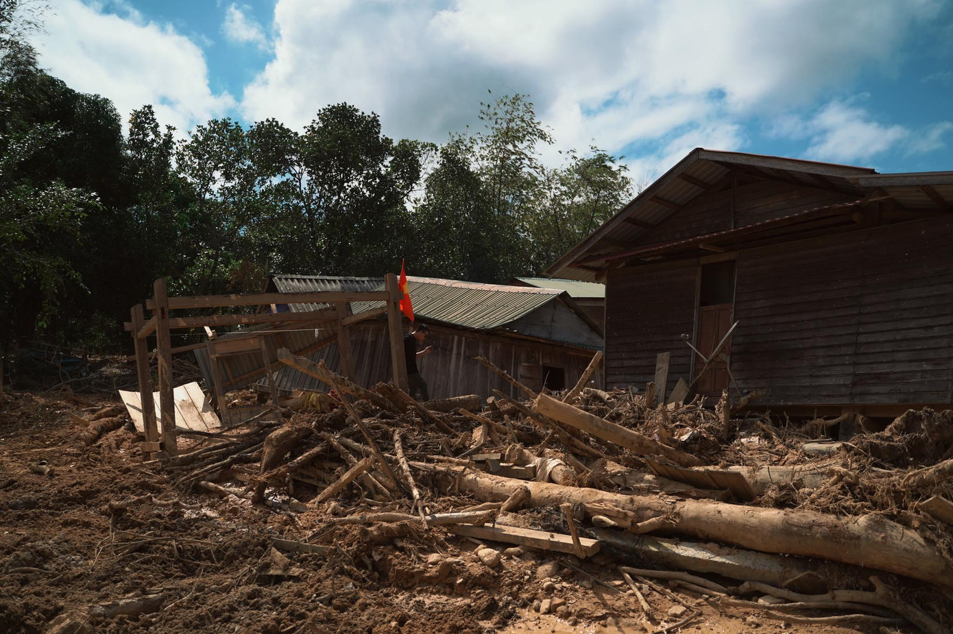 'Sống Sau Lũ' - Chung tay cùng người dân miền Trung tái thiết cuộc sống ảnh 1