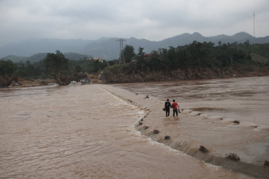 Quảng Trị cấm biển, sẵn sàng sơ tán 94.000 người dân trước bão số 13 ảnh 2