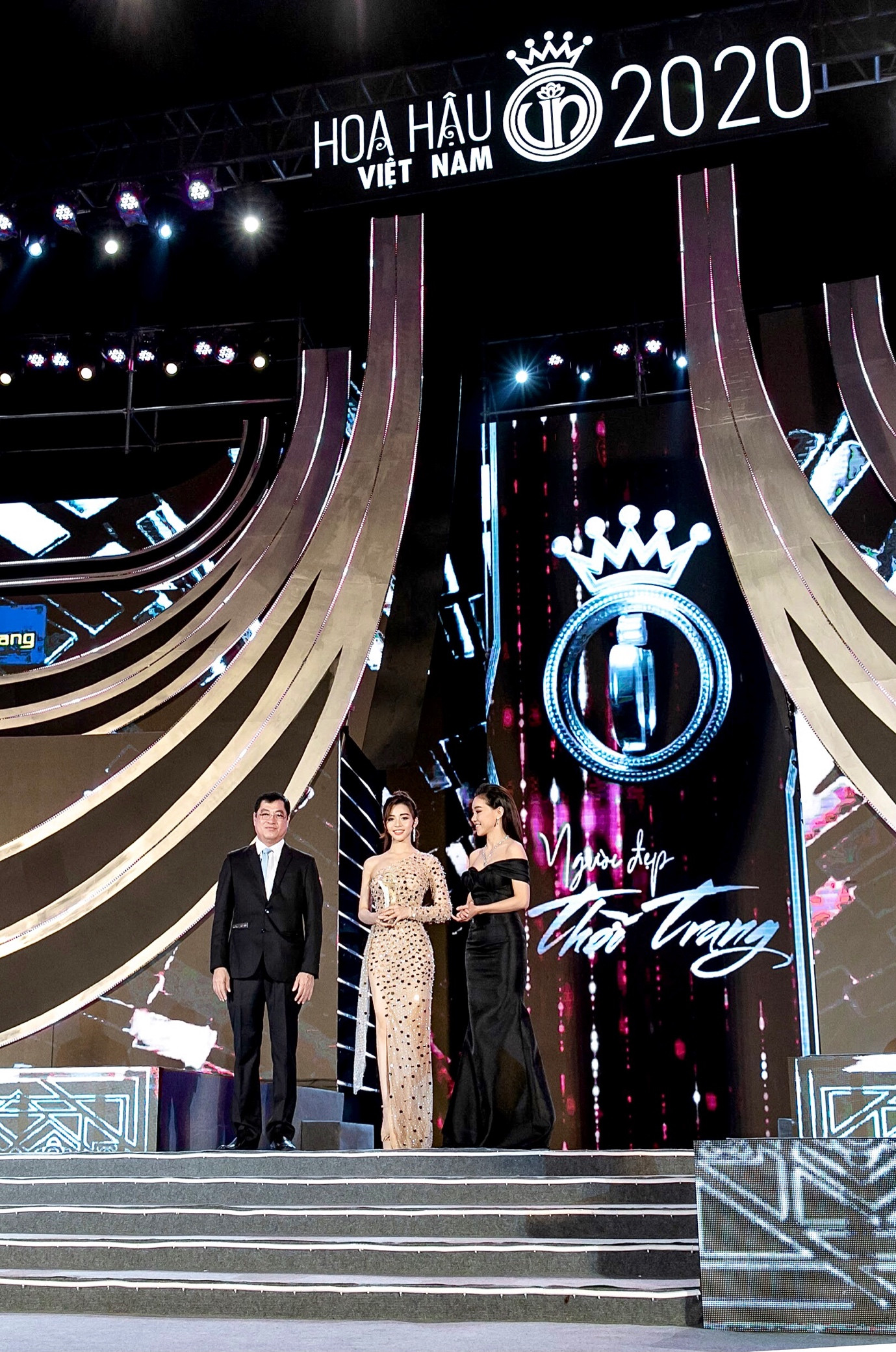 Dàn Hoa Hậu đình đám quan tâm sự đổi mới của hệ thống bình chọn ảnh 2