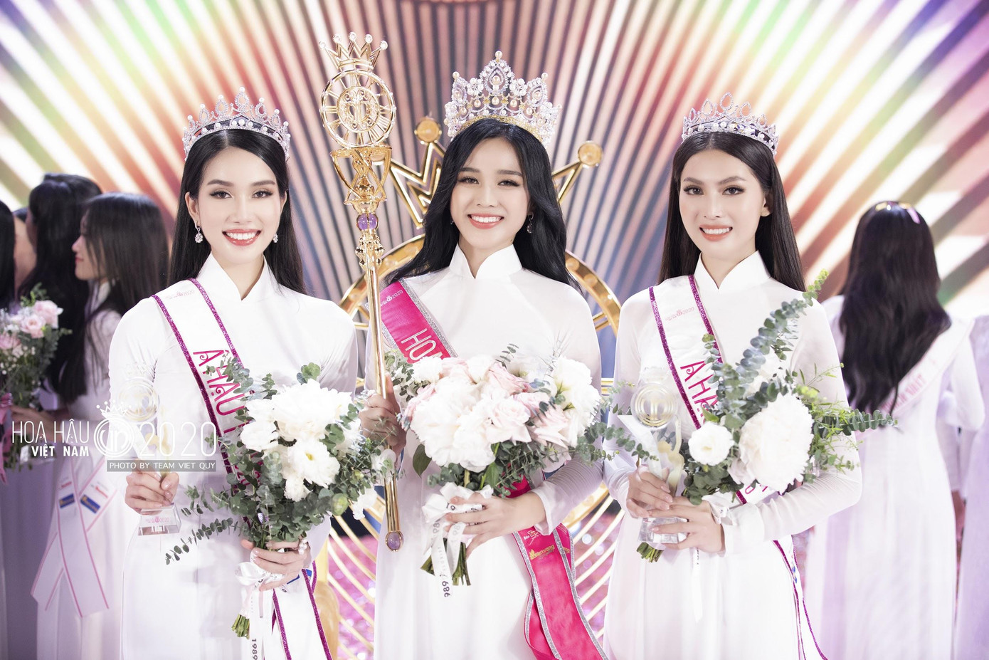 Top 3 Hoa hậu Việt Nam 2020 rực rỡ cùng hoa tương 1989 Florist ảnh 4