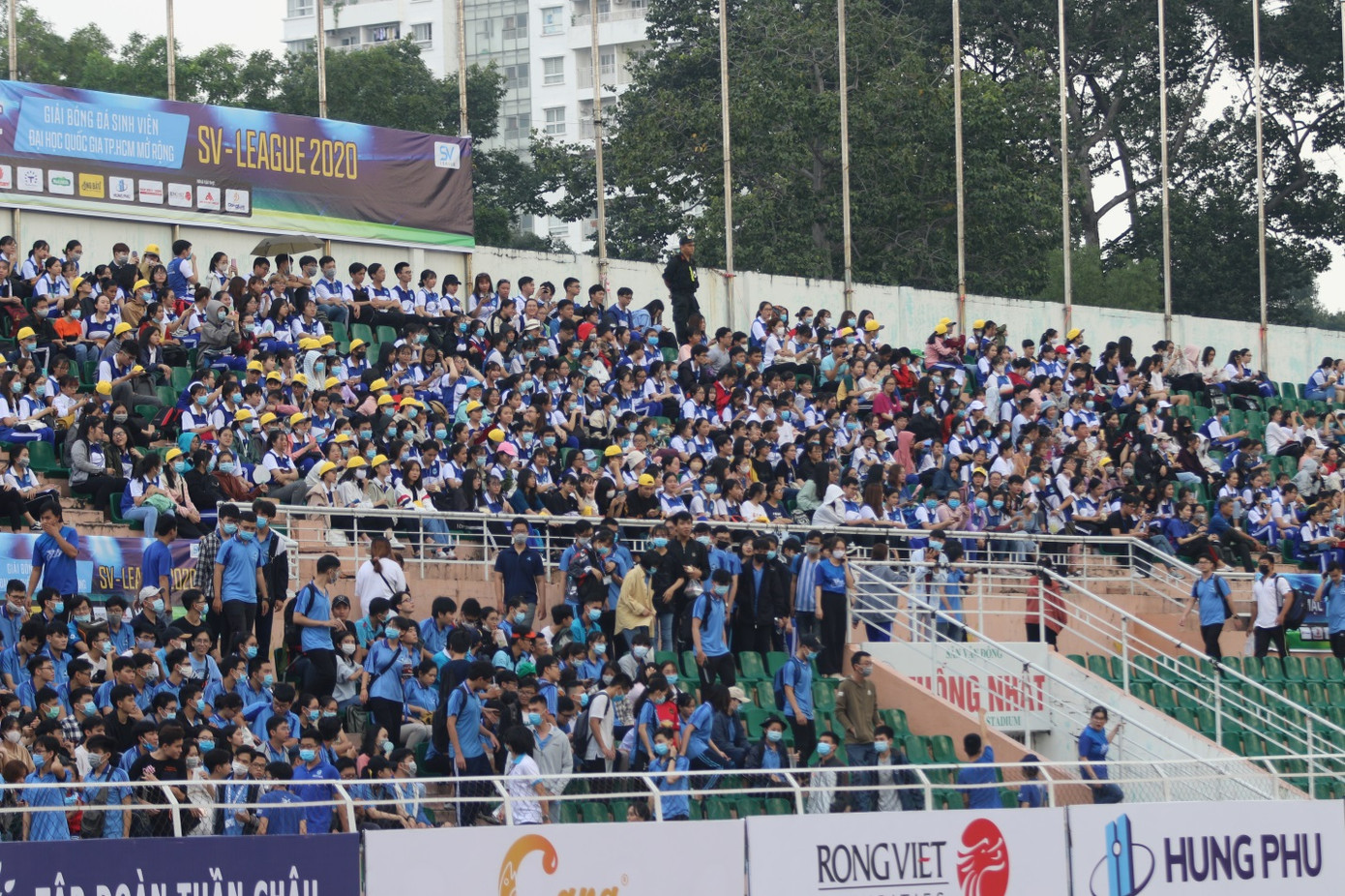 Sôi động những màn cổ vũ chỉ có tại giải bóng đá sinh viên SV-League 2020 ảnh 1