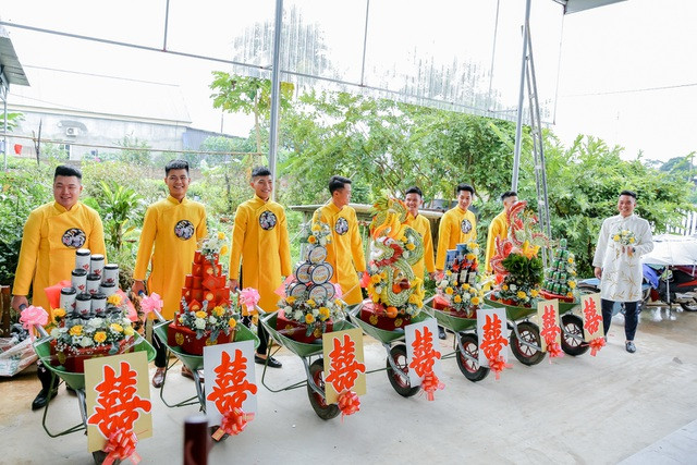 Dàn 'siêu xe khủng' trong đám hỏi ở Thái Nguyên gây 'bão cộng đồng mạng' ảnh 2