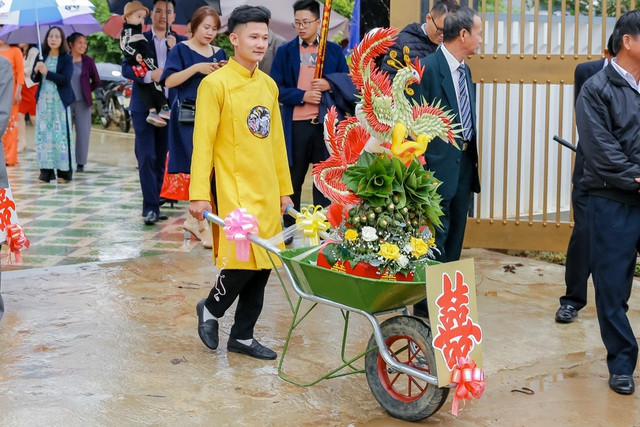 Dàn 'siêu xe khủng' trong đám hỏi ở Thái Nguyên gây 'bão cộng đồng mạng' ảnh 1