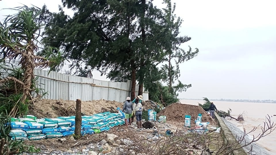 Quảng Trị cấm biển, sẵn sàng sơ tán 94.000 người dân trước bão số 13 ảnh 1