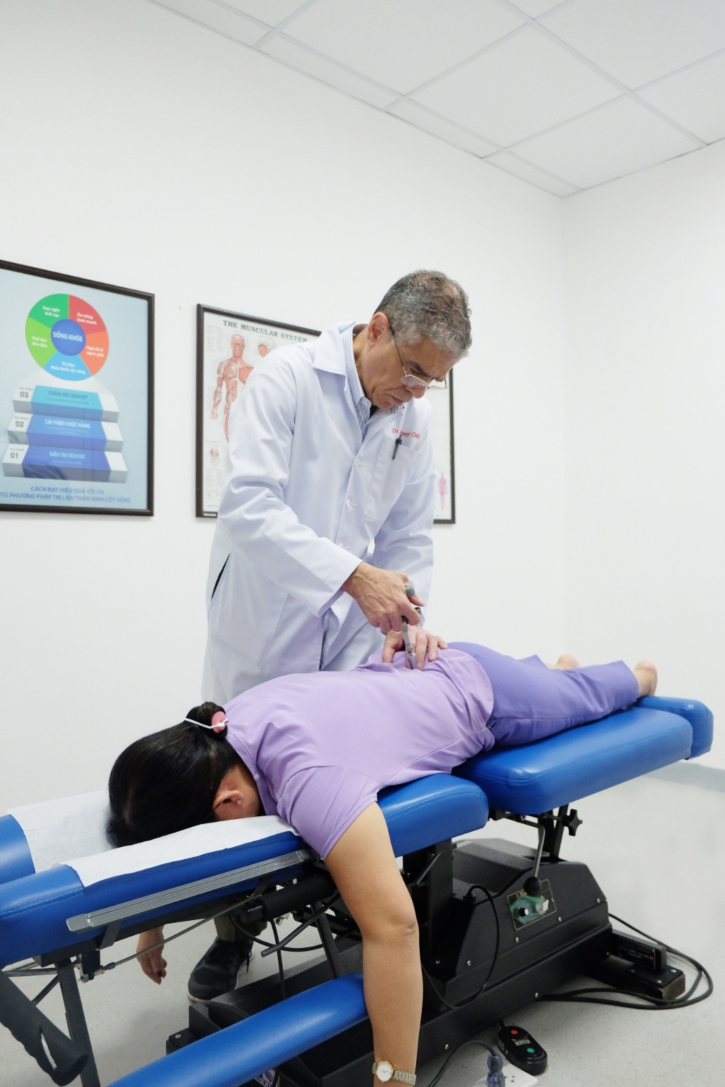 Cẩn thận đau lưng khi trời trở lạnh! ảnh 1