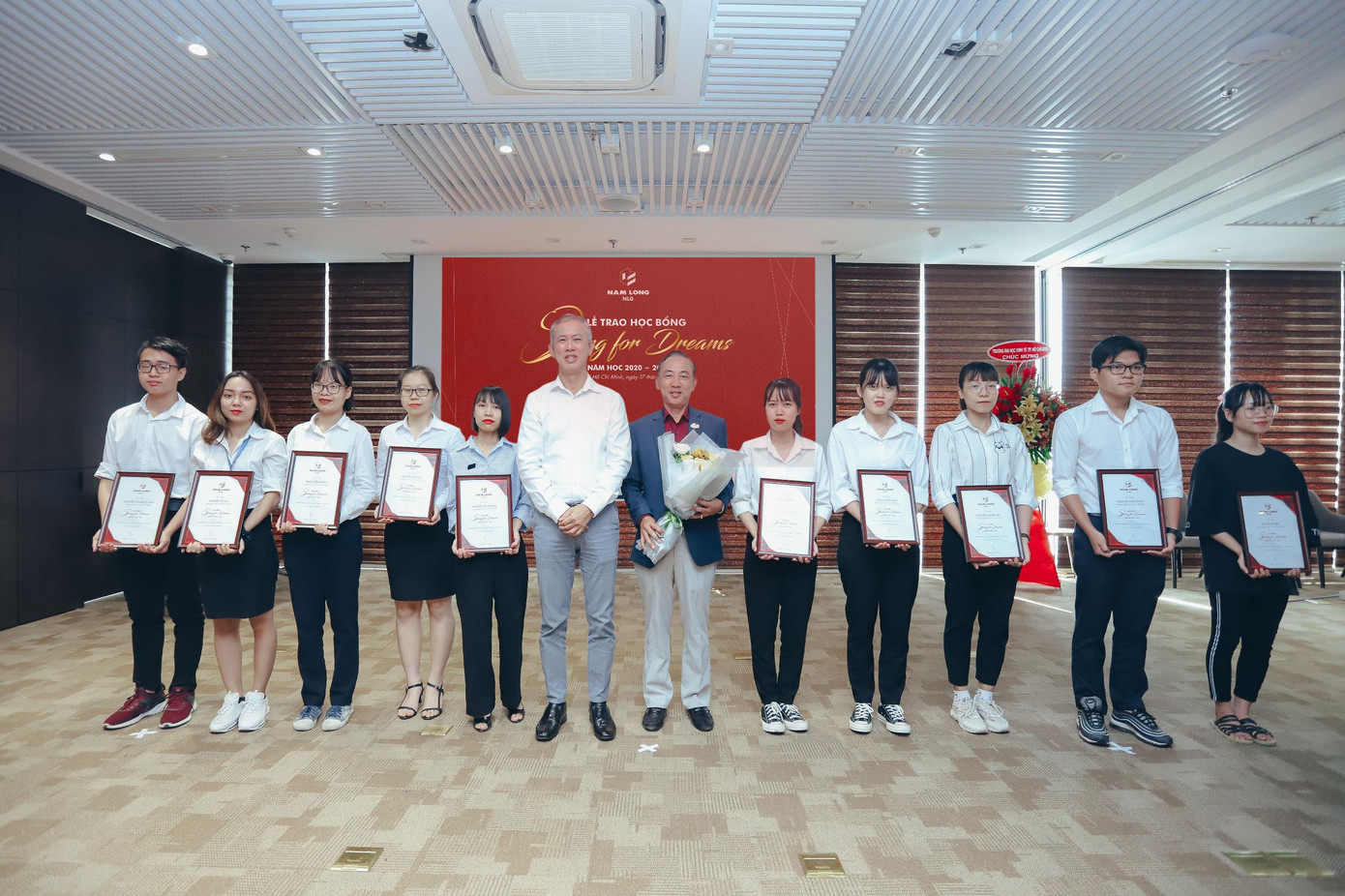 Tập đoàn Nam Long trao học bổng thường niên 'Swing For Dreams' 2020 ảnh 2