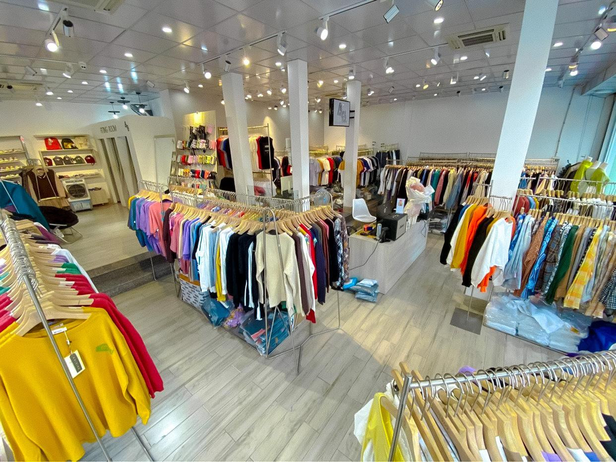 Đưa những xu hướng thời trang mới nhất tới giới trẻ cố đô là sứ mệnh mà 1969 Store Huế - Womenlook luôn đặt ra cho mình. 1969 Store Huế - Womenlook: Địa điểm thời trang cực hút giới trẻ ảnh 7
