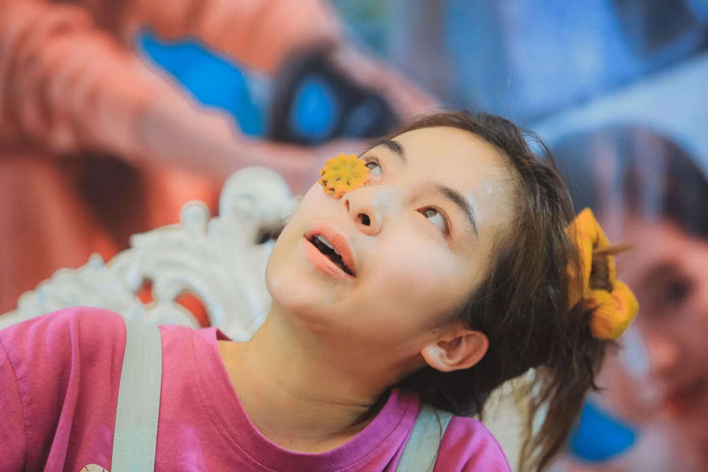 Xuân Nghị và dàn diễn viên ‘Nhà trọ Balanha’ 'quậy' tung trường mầm non ảnh 4