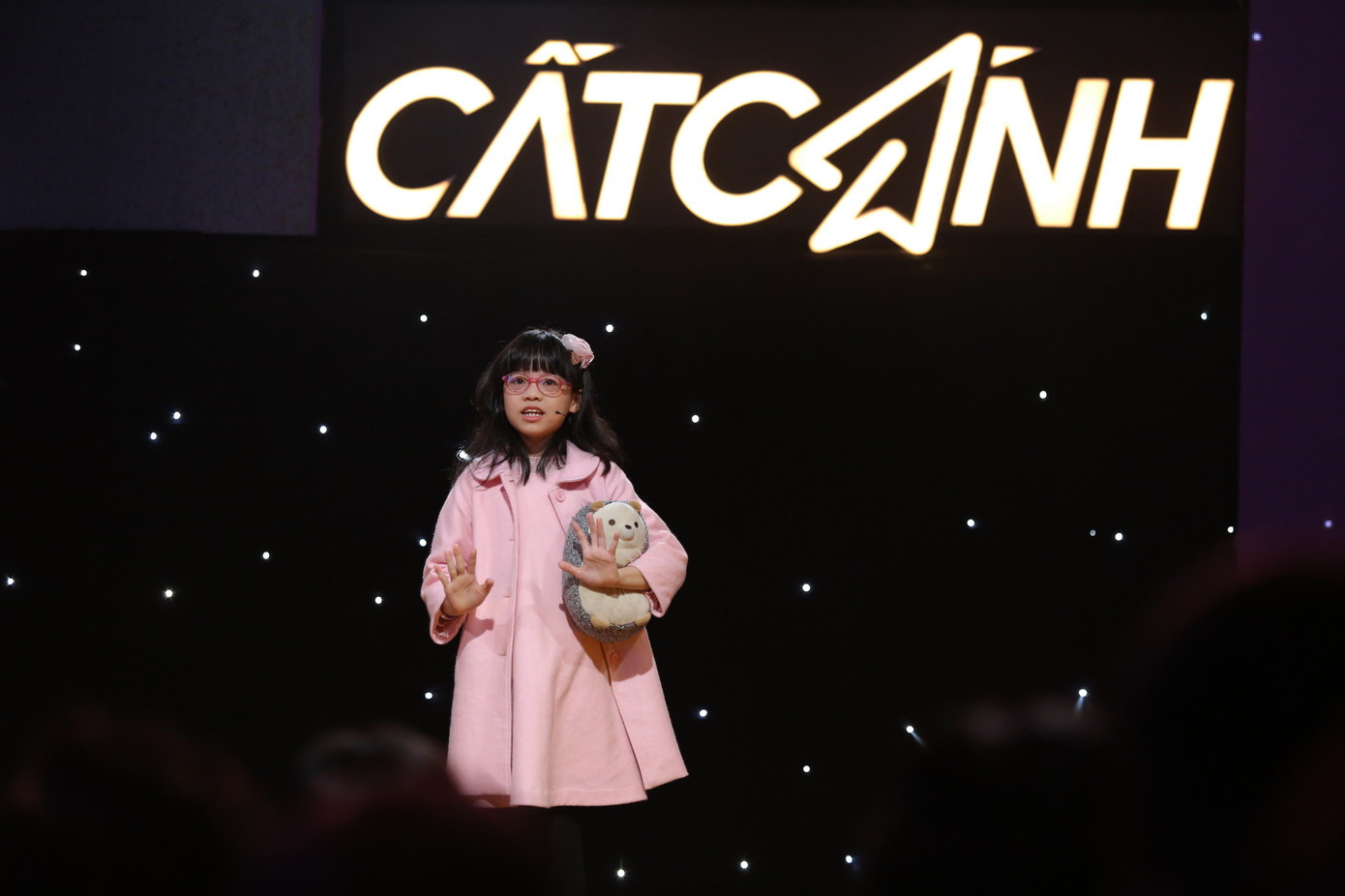 Nhà báo VTV Huỳnh Mai Liên ra mắt phiên bản đặc biệt 'Biển là trẻ con' dịp 1/6 ảnh 3