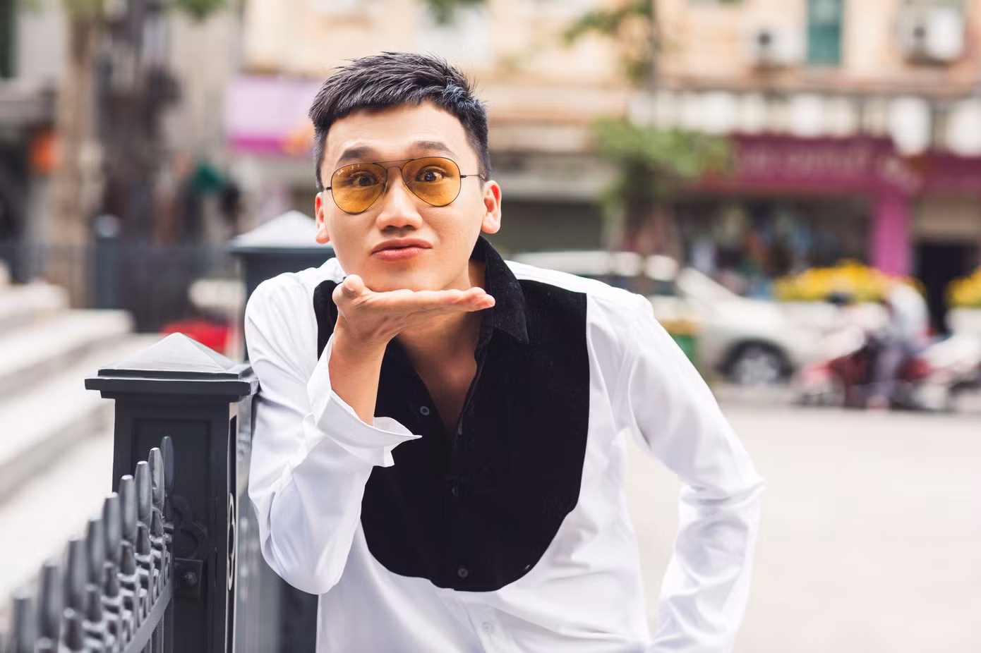 Sau ‘Nhà trọ Balanha’, Xuân Nghị xuất hiện ngày càng chất ảnh 4