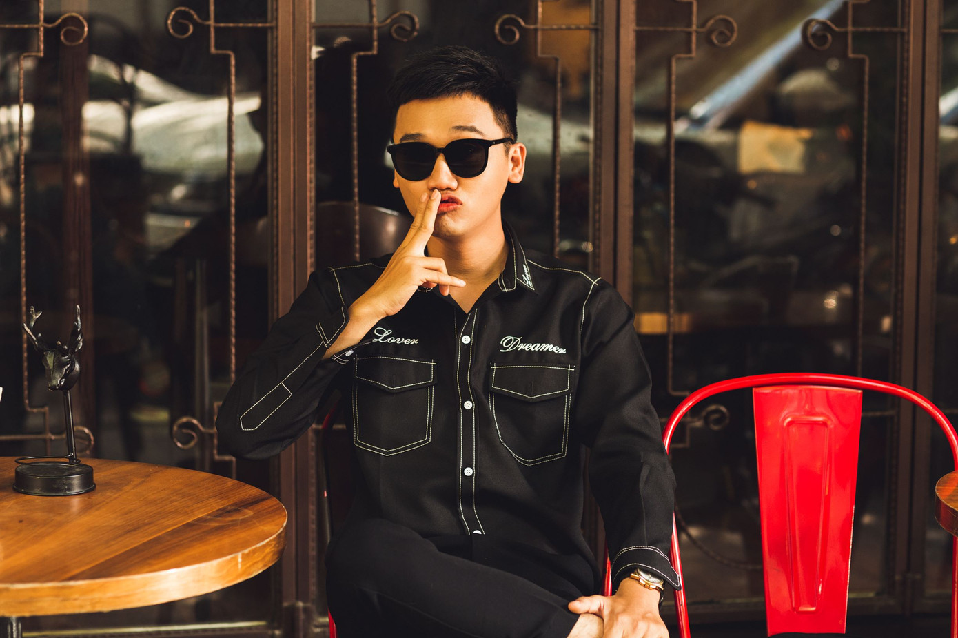 Sau ‘Nhà trọ Balanha’, Xuân Nghị xuất hiện ngày càng chất ảnh 2