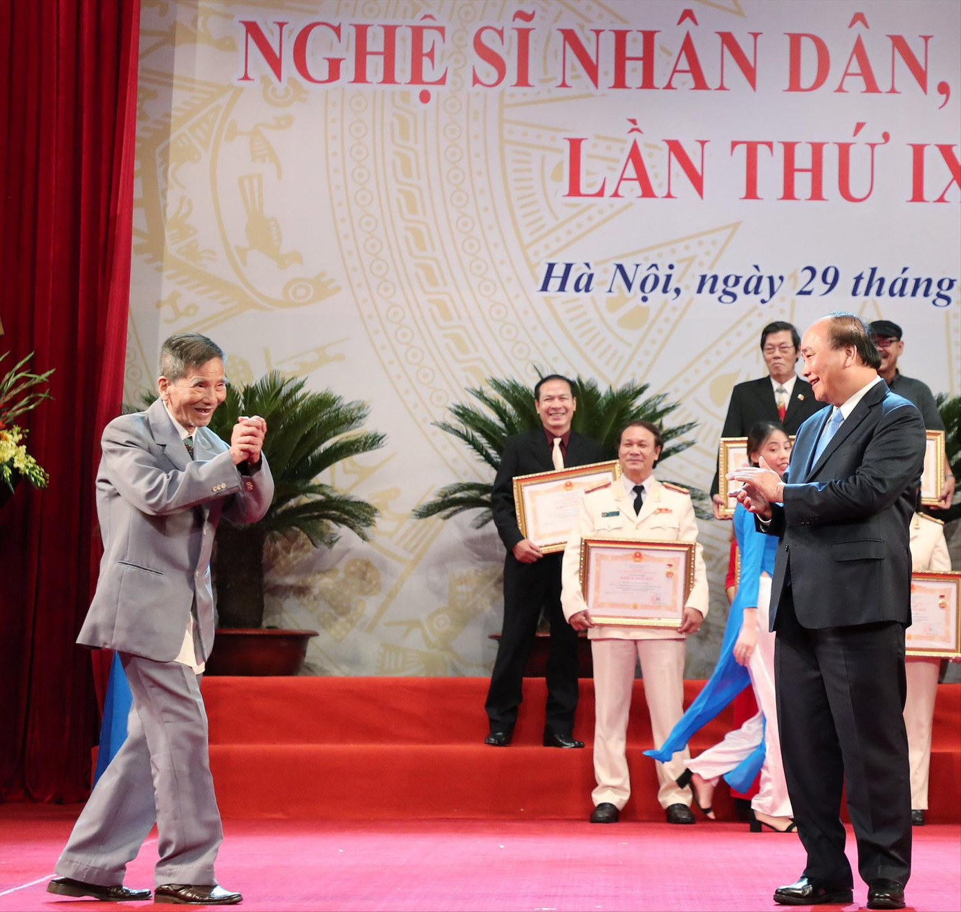 Xét tặng danh hiệu: Có những NSND mà nhân dân không hề biết ảnh 1