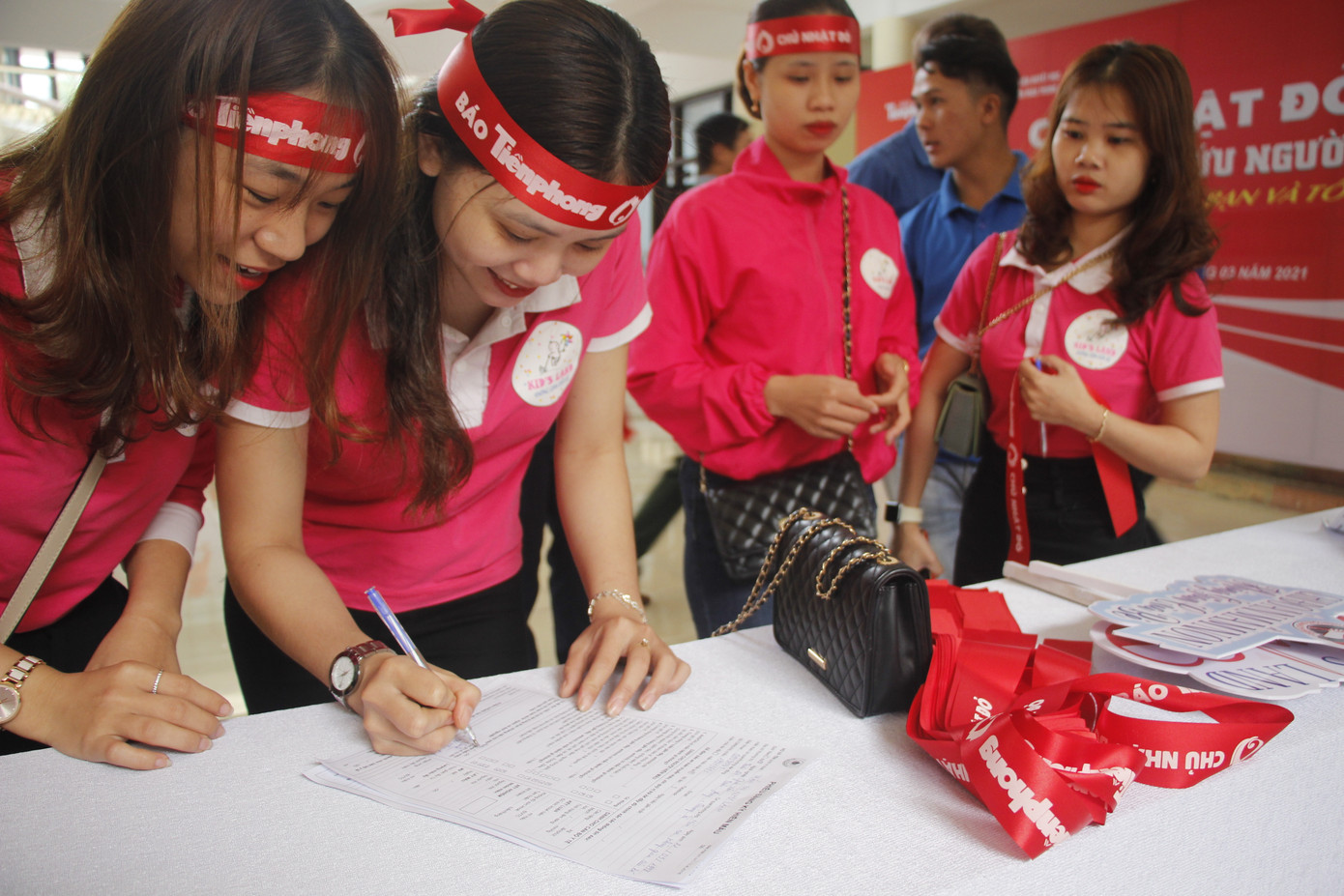 Ngày hội hiến máu tình nguyện 'Chủ nhật Đỏ' ở Quảng Trị ảnh 2