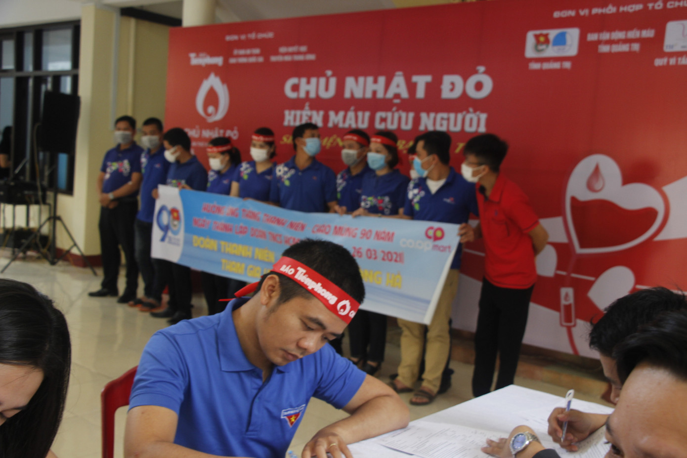 Ngày hội hiến máu tình nguyện 'Chủ nhật Đỏ' ở Quảng Trị ảnh 15