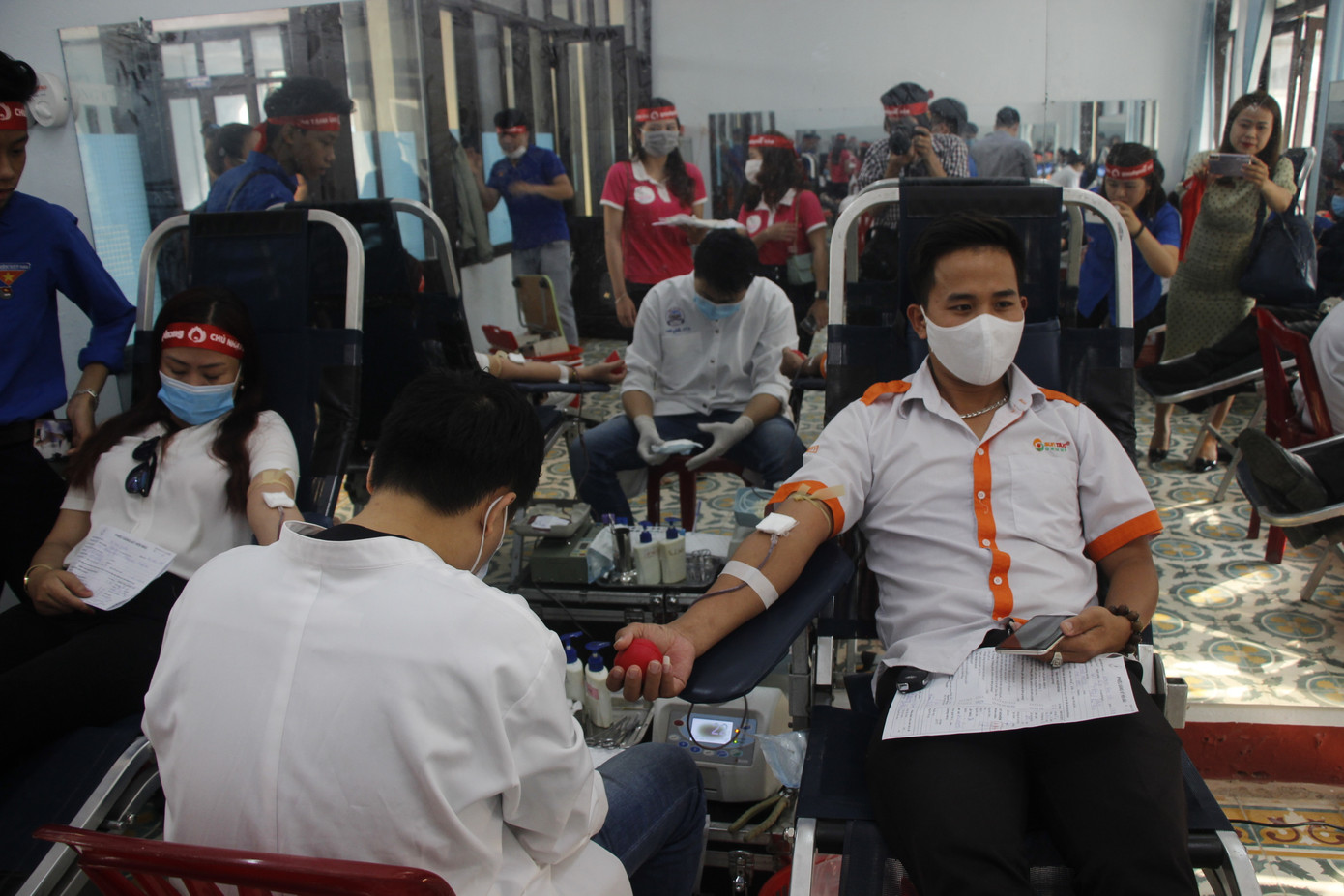 Ngày hội hiến máu tình nguyện 'Chủ nhật Đỏ' ở Quảng Trị ảnh 10