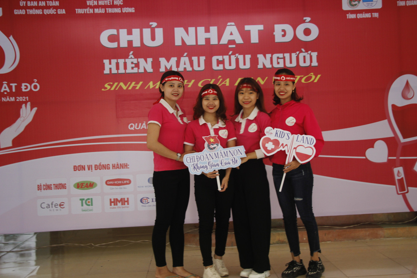 Ngày hội hiến máu tình nguyện 'Chủ nhật Đỏ' ở Quảng Trị ảnh 1