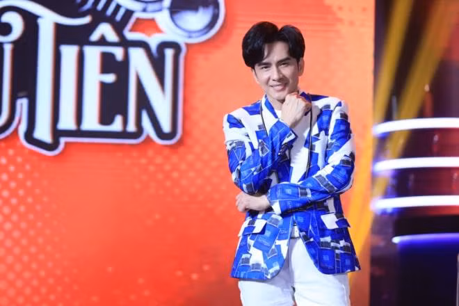 Đan Trường kể chuyện bị fan cuồng chặn xe đòi cưới, đem cả vali đến xin ở nhờ ảnh 1