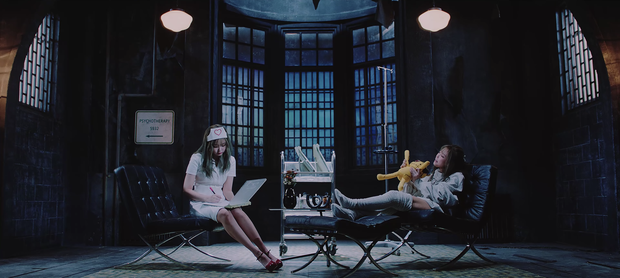 Jennie (Blackpink) hoá y tá gợi cảm trong MV mới giữa dịch COVID-19, bị chỉ trích mạnh mẽ ảnh 2