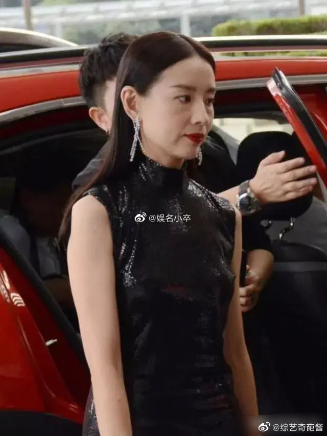 Hậu bê bối ngoại tình, Đổng Khiết lộ vẻ già nua ở tuổi 40 ảnh 3