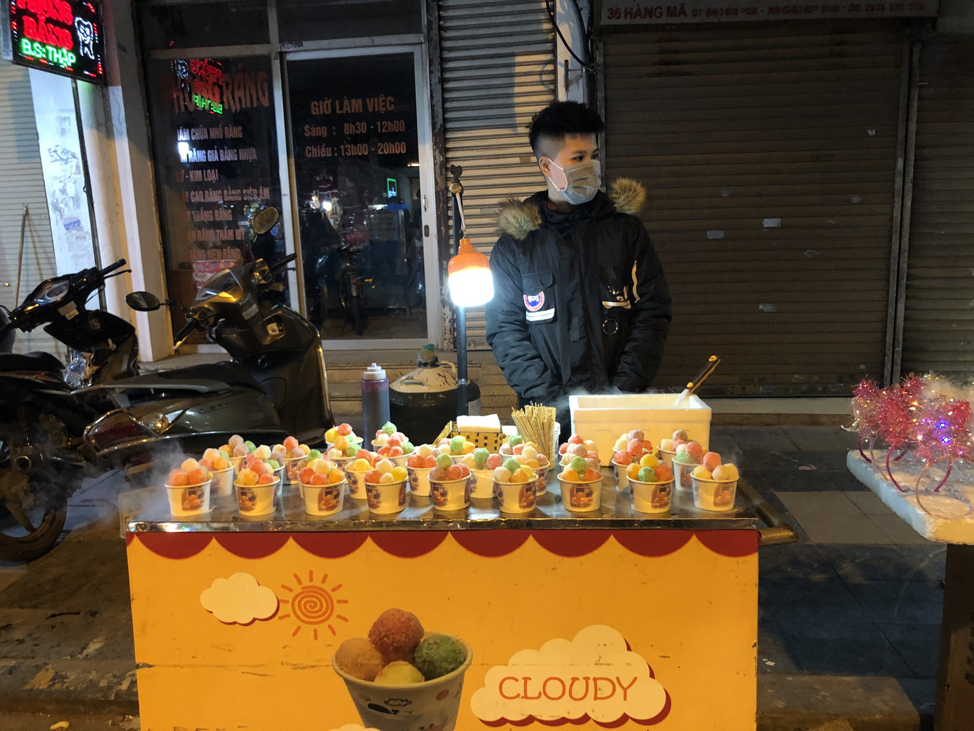 Nhộn nhịp thị trường đồ trang trí, quà tặng Noel ảnh 15