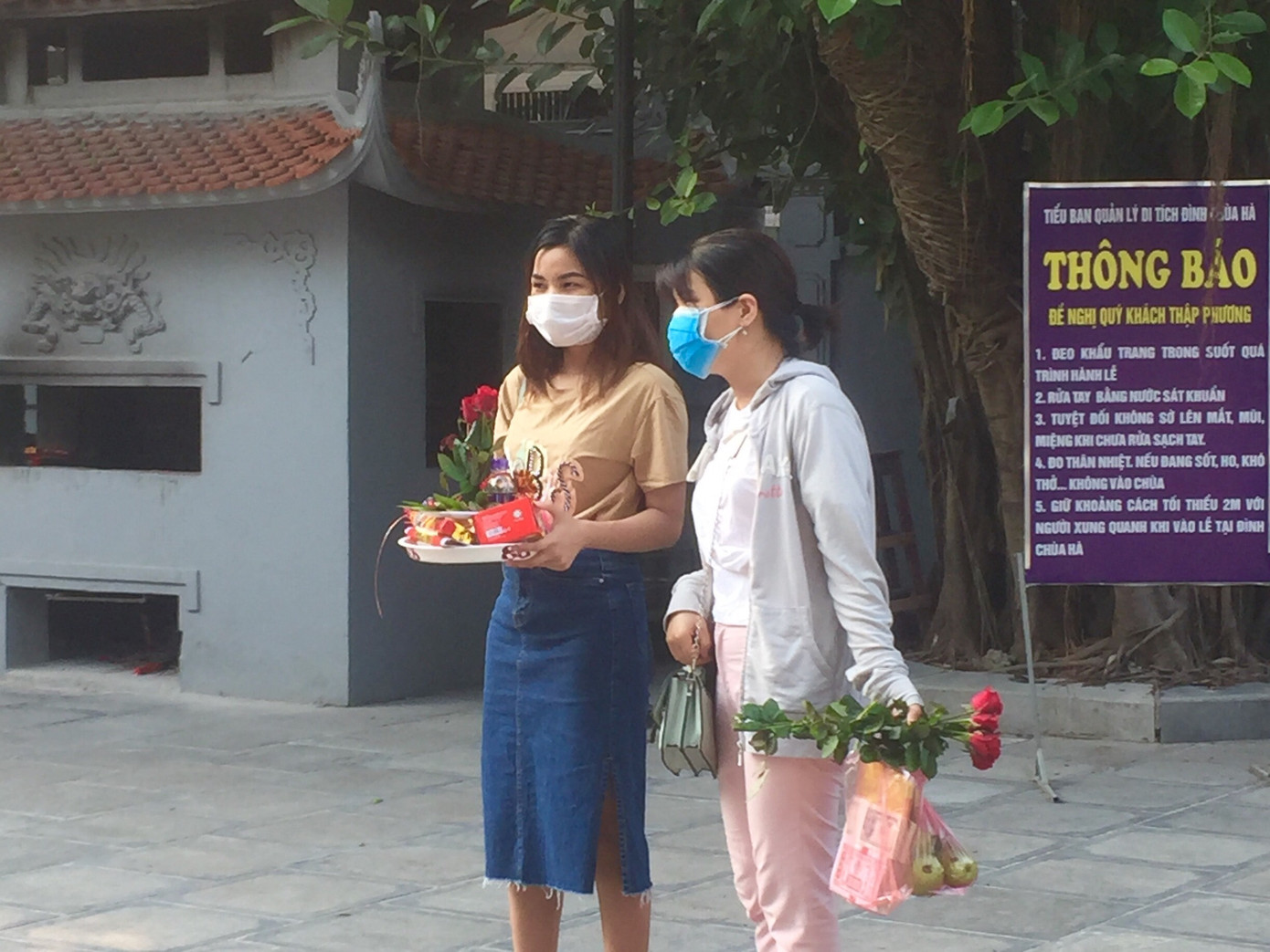 Rằm tháng 7 giữa dịch COVID: Chùa, phủ Hà Nội vắng người cúng lễ ảnh 3