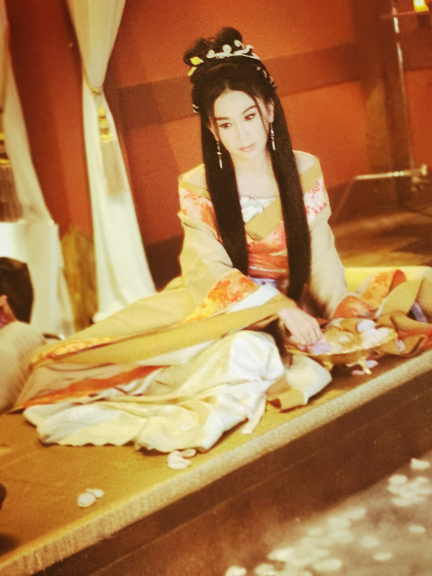 'Đát Kỷ' Ôn Bích Hà tái hiện lại vai diễn để đời, nhan sắc như gái đôi mươi gây sốt ảnh 2