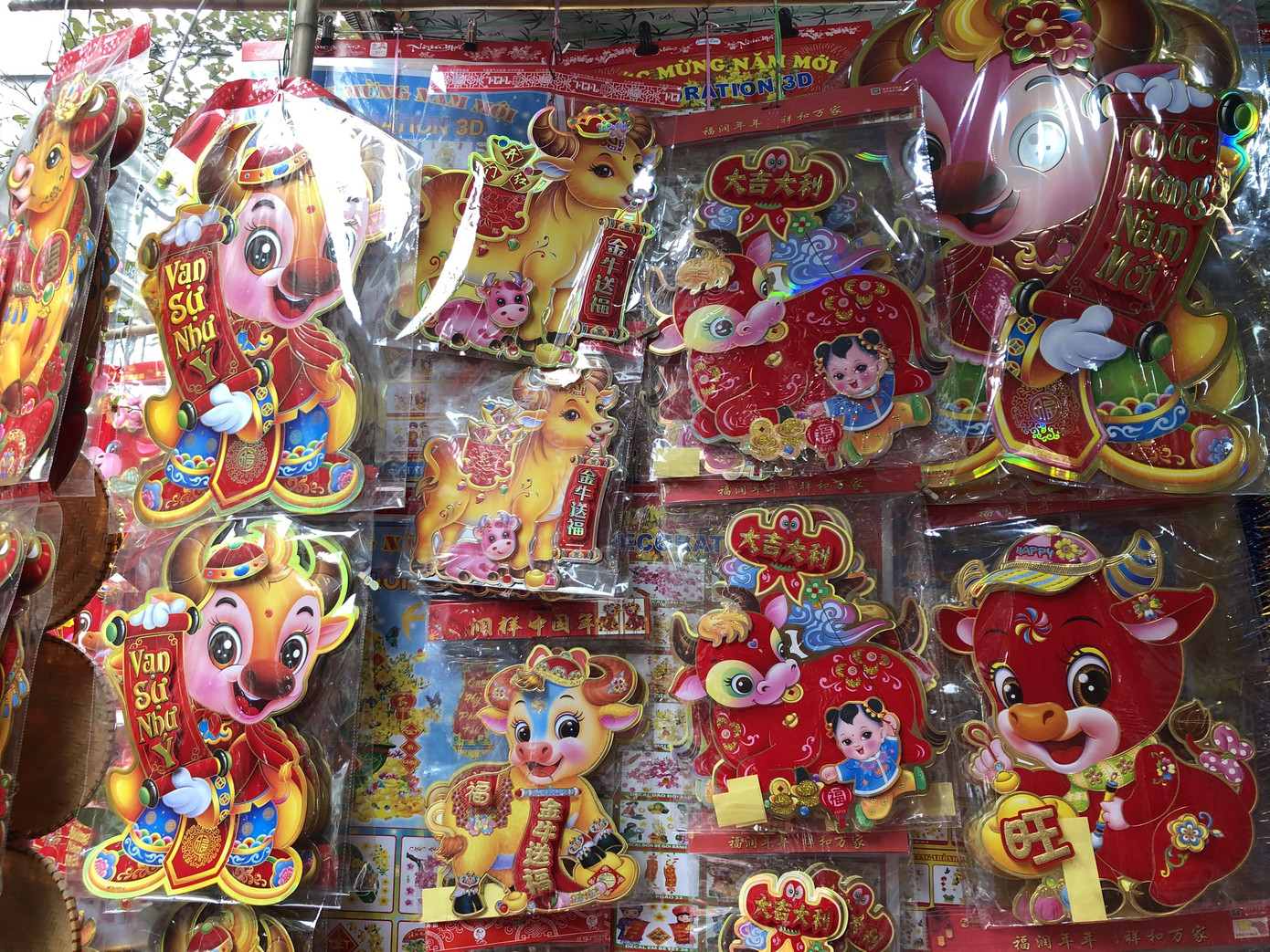 Đến hẹn lại lên, người dân chen chân ở phố Hàng Mã sắm Tết ảnh 6