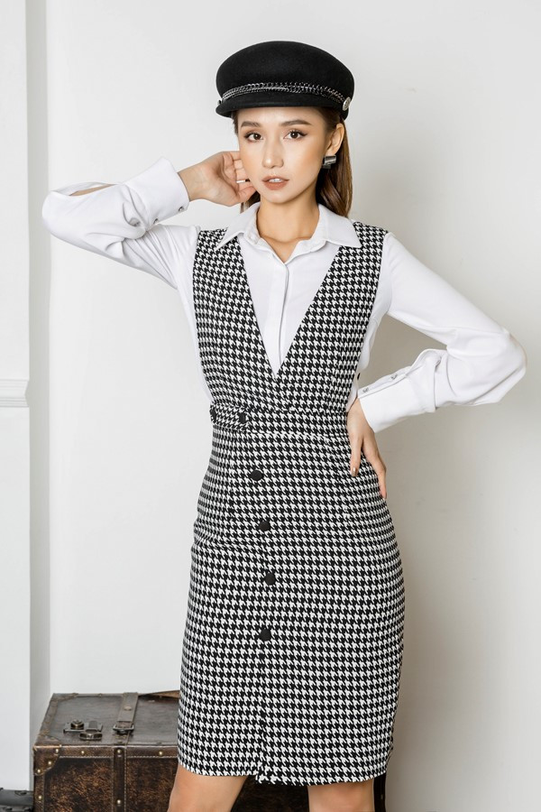 Xách vali đồ hiệu đến trường quay, Lã Thanh Huyền gây choáng về độ chịu chơi ảnh 1